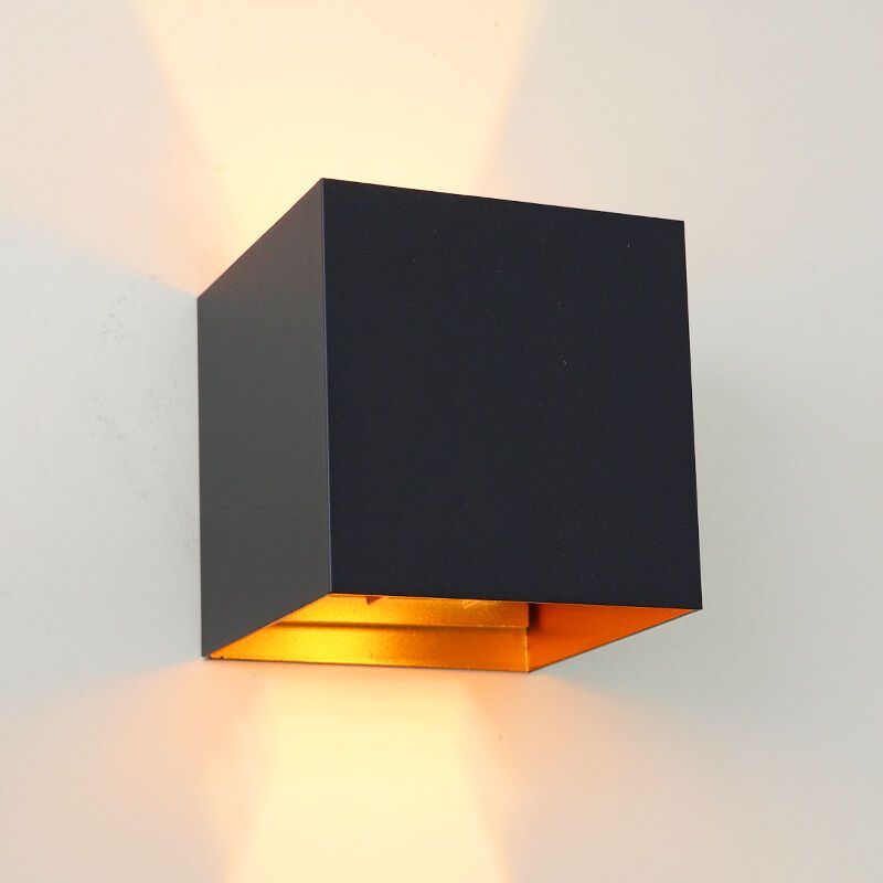 Czarny kinkiet góra-dół ze złotym wnętrzem, Dion, 6W, 2700K LED, IP65 Czarny kinkiet góra-dół ze złotym wnętrzem, Dion, 6W, 2700K LED, IP65
