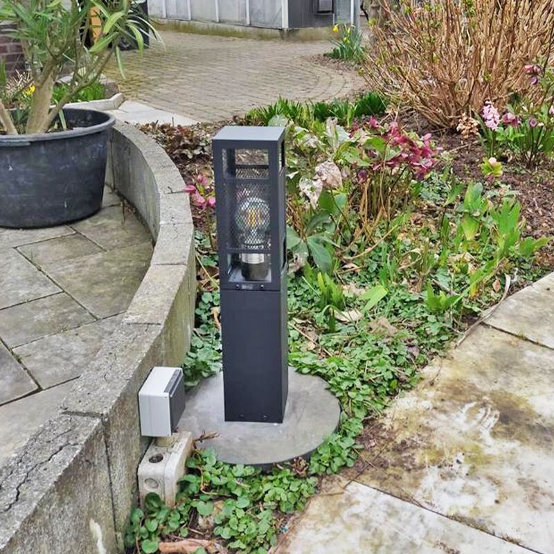 Industrialna lampa zewnętrzna czarna, Ramla, IP44