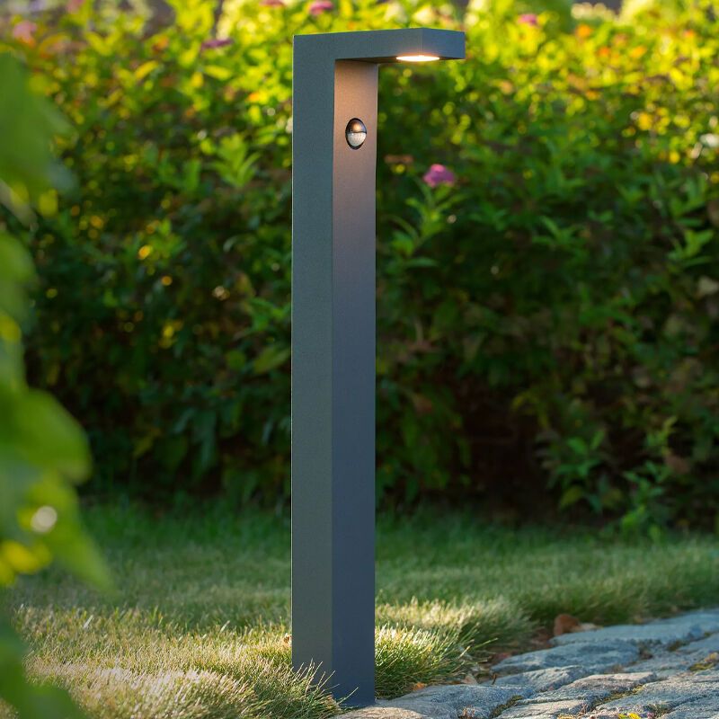 Antracytowa lampa podłogowa zewnętrzna z czujnikiem ruchu nowoczesna, Texas, 6W, 3000K LED, IP54 Antracytowa lampa podłogowa zewnętrzna z czujnikiem ruchu nowoczesna, Texas, 6W, 3000K LED, IP54