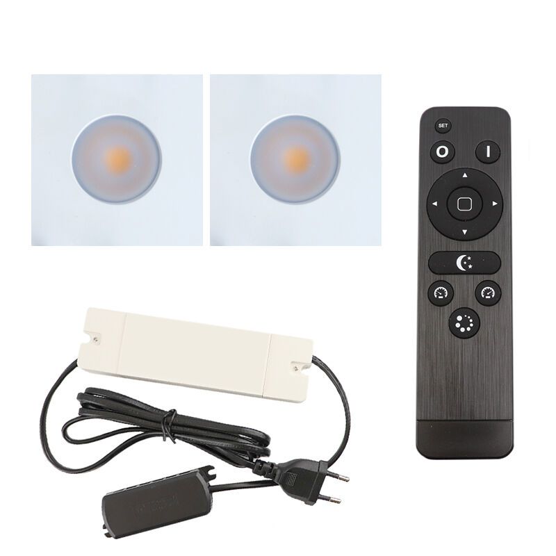 2 kwadratowe oprawy sufitowe wpuszczane białe na werandy Dico, IP65, z zestawem przyłączeniowym i pilotem 2 kwadratowe oprawy sufitowe wpuszczane białe na werandy Dico, IP65, z zestawem przyłączeniowym i pilotem