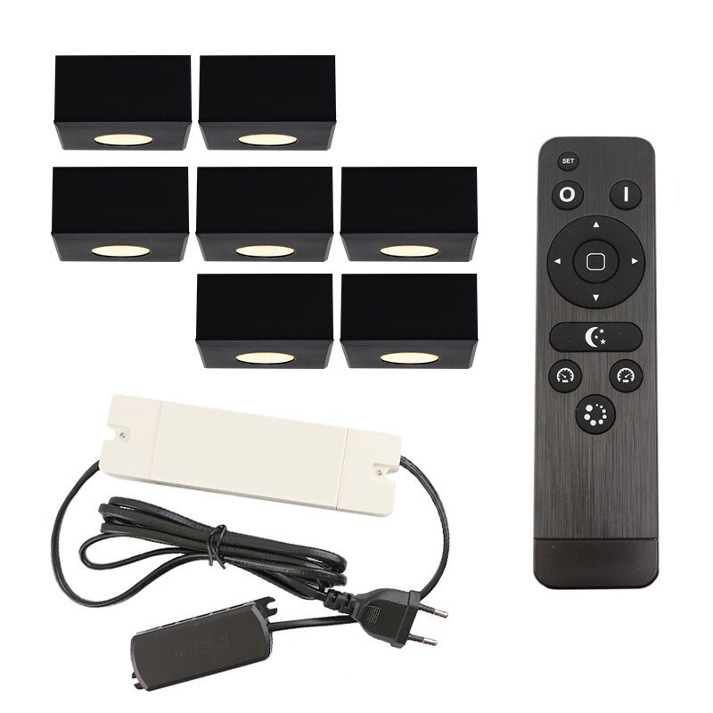 7 kwadratowe oprawy natynkowe czarne na werandy Fredo, IP44, z zestawem przyłączeniowym i pilotem