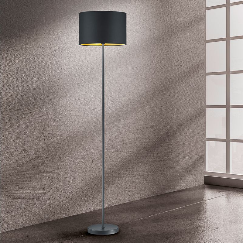 Czarna lampa stojąca nowoczesna, Jeany, z przełącznik