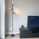 Design lampa stojąca czarna, Skip, z przełącznik